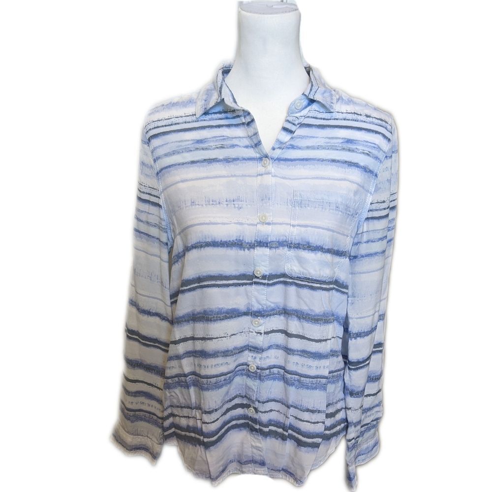 Beachlunchlounge 100% viscose button down blouse, blue & white tie dye M